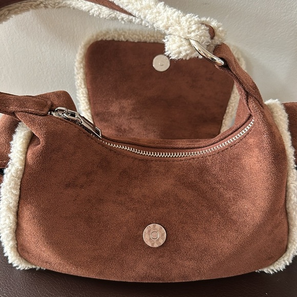 W Concept Shearling Shoulder Bag - Picture 13 of 15